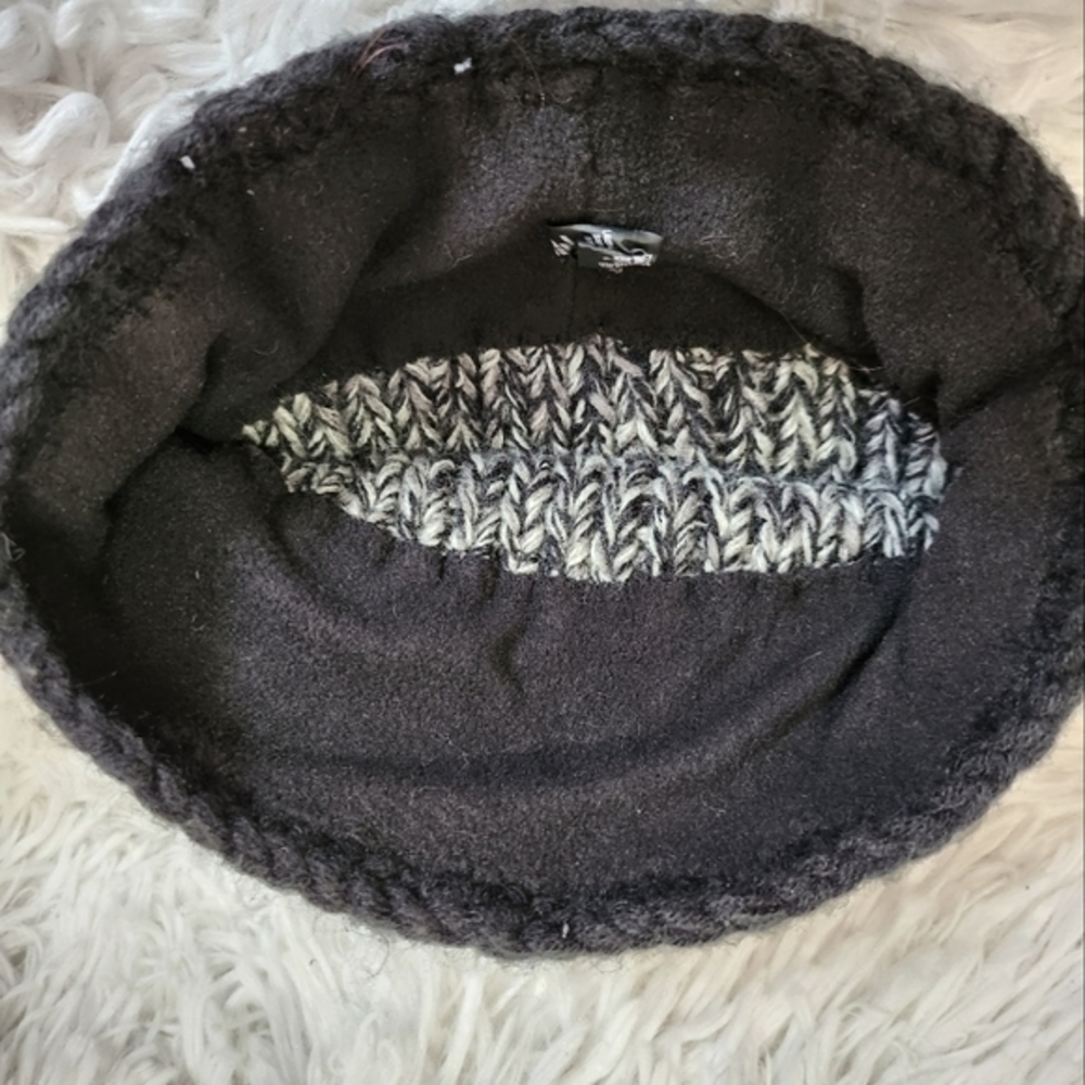Knit winter hat - Picture 2 of 2